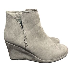 Rampage Gray Wedge Style Ankle Booties W/Zipper Closure